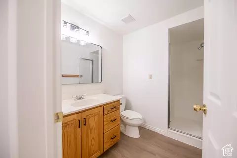 Bath - 833 S 300 W, Orem, UT 84058 photo 6 of 7