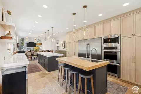 Kitchen - 2047 E Candle Tree Cv S, Sandy, UT 84092 photo 1 of 9