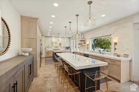 Kitchen - 2047 E Candle Tree Cv S, Sandy, UT 84092 photo 5 of 9