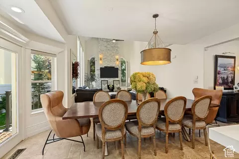 Dining - 2047 E Candle Tree Cv S, Sandy, UT 84092 photo 4 of 4