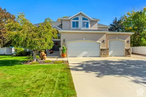 Exterior - 2047 E Candle Tree Cv S, Sandy, UT 84092 photo 13 of 15