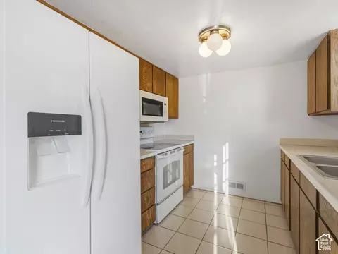 Kitchen - 959 E 1225 N, Ogden, UT 84404 photo 2 of 4