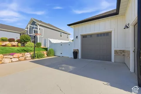 Exterior - 1058 E 300 S, Smithfield, UT 84335 photo 6 of 16