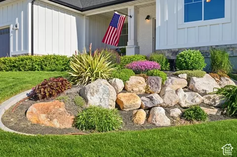 Exterior - 1058 E 300 S, Smithfield, UT 84335 photo 7 of 16