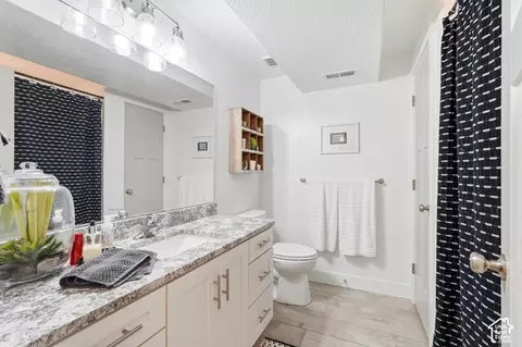 Bath - 1058 E 300 S, Smithfield, UT 84335 photo 5 of 5