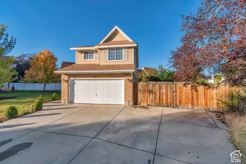 Exterior - 802 E Tara Cir, Midvale, UT 84047 photo 3 of 7
