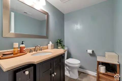 Bath - 802 E Tara Cir, Midvale, UT 84047 photo 1 of 2