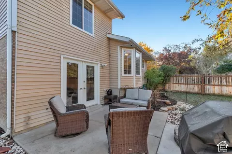 Exterior - 802 E Tara Cir, Midvale, UT 84047 photo 5 of 7