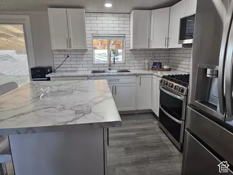 Kitchen - 20 Wildflower Cir, Moab, UT 84532 photo 3 of 4