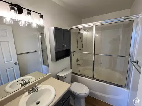 Bath - 1334 S 1550 E, Provo, UT 84606 photo 1 of 3