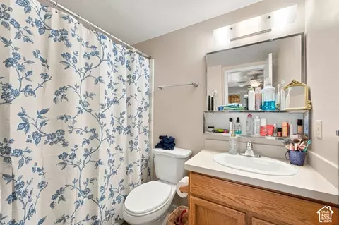 Bath - 136 E 400 N #105, Provo, UT 84606 photo 2 of 2