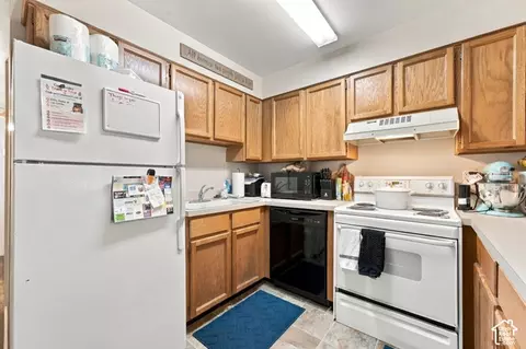 Kitchen - 136 E 400 N #105, Provo, UT 84606 photo 4 of 4