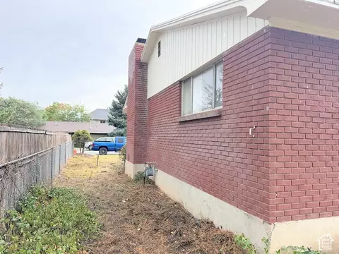 Exterior - 929 E Garden Dr, Millcreek, UT 84124 photo 4 of 4