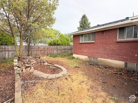 Exterior - 929 E Garden Dr, Millcreek, UT 84124 photo 3 of 4