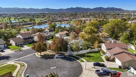 View/Area - 812 W River Glen Dr, Murray, UT 84123 photo 1 of 6