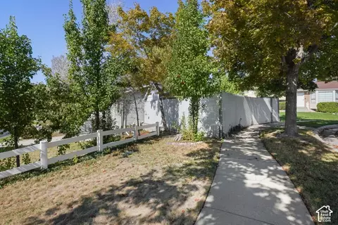 Exterior - 812 W River Glen Dr, Murray, UT 84123 photo 2 of 5