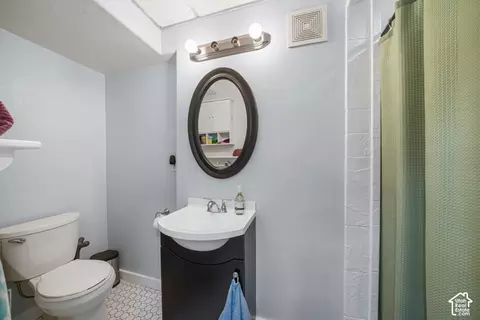Bath - 812 W River Glen Dr, Murray, UT 84123 photo 2 of 2