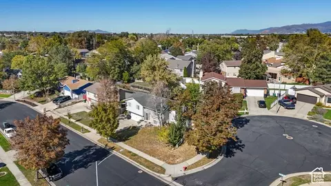 View/Area - 812 W River Glen Dr, Murray, UT 84123 photo 5 of 6