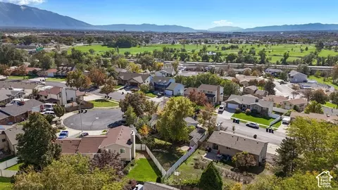 View/Area - 812 W River Glen Dr, Murray, UT 84123 photo 6 of 6