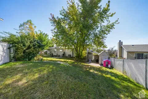 Exterior - 812 W River Glen Dr, Murray, UT 84123 photo 5 of 5