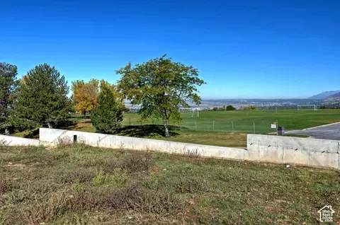 Exterior - 1059 E Arlington Way S, Bountiful, UT 84010 photo 5 of 8