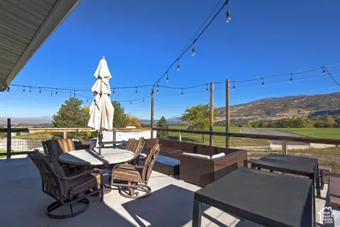 Exterior - 1059 E Arlington Way S, Bountiful, UT 84010 photo 2 of 8