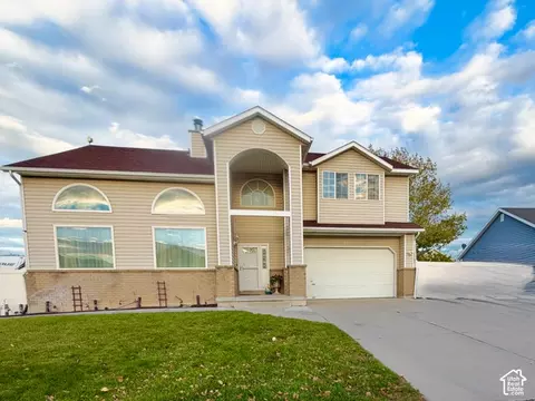 8713 S Mcginnis Ln W, West Jordan, UT 84081