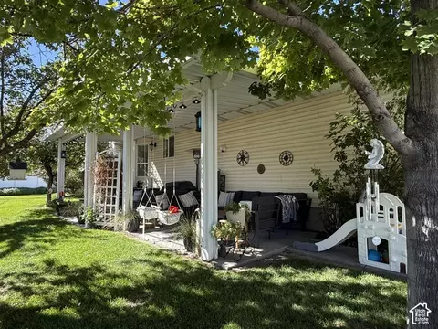 Exterior - 6276 S Sandwedge Cir, Murray, UT 84123 photo 4 of 10