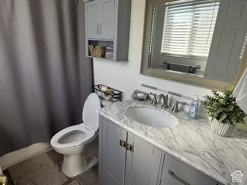 Bath - 6276 S Sandwedge Cir, Murray, UT 84123 photo 2 of 3