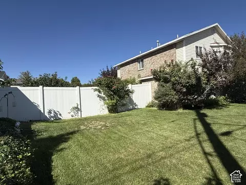 Exterior - 6276 S Sandwedge Cir, Murray, UT 84123 photo 6 of 10