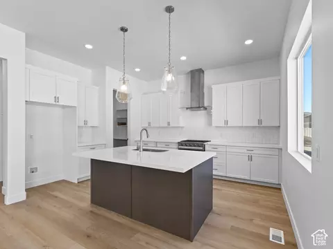 Kitchen - 18 S Crimson Way #304, Mapleton, UT 84664 photo 2 of 5