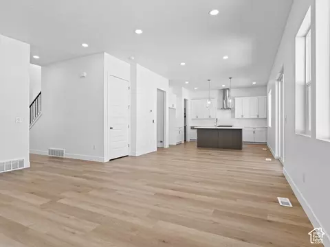 Living - 18 S Crimson Way #304, Mapleton, UT 84664 photo 5 of 7
