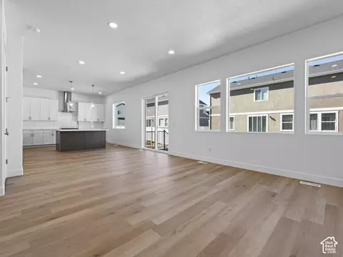 Living - 18 S Crimson Way #304, Mapleton, UT 84664 photo 3 of 7