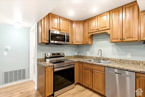 Kitchen - 88 W 50 S # Q-11, Centerville, UT 84014 photo 2 of 3