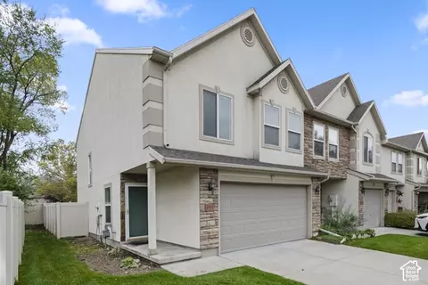 Exterior - 4999 S Riverside Dr, Murray, UT 84123 photo 2 of 4