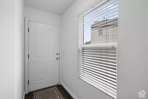 Entry Way - 4999 S Riverside Dr, Murray, UT 84123 photo 4 of 4