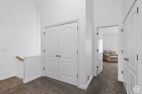 Entry Way - 4999 S Riverside Dr, Murray, UT 84123 photo 2 of 4