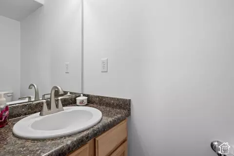 Bath - 4999 S Riverside Dr, Murray, UT 84123 photo 1 of 5