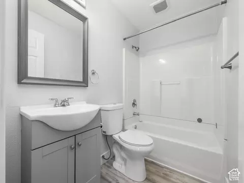 Bath - 392 E 400 S, Nephi, UT 84648 photo 1 of 3