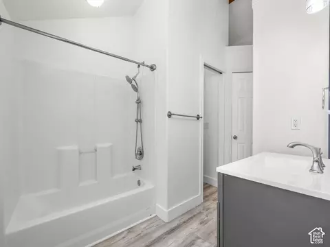 Bath - 392 E 400 S, Nephi, UT 84648 photo 2 of 3