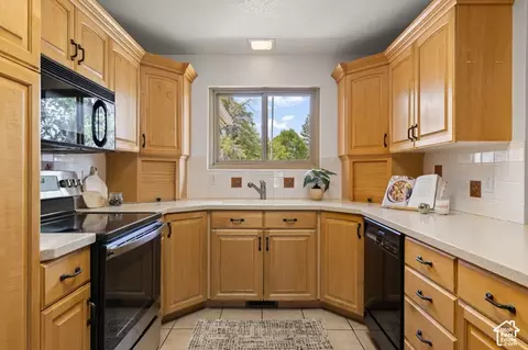 Kitchen - 8149 S Jackson St, Midvale, UT 84047 photo 3 of 4