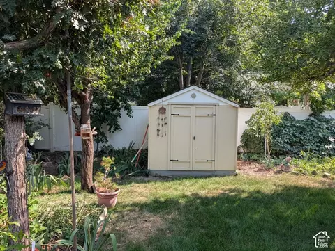 Exterior - 256 E Tennyson Ave, Sandy, UT 84070 photo 6 of 7