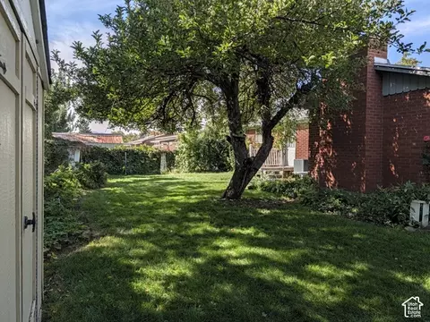 Exterior - 256 E Tennyson Ave, Sandy, UT 84070 photo 4 of 7