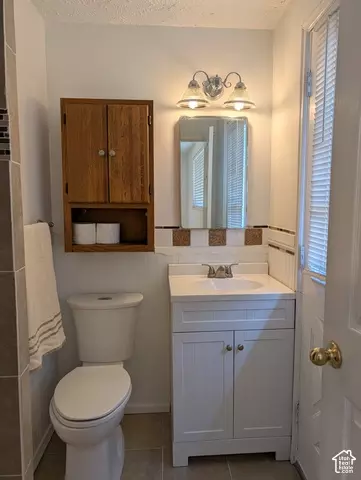 Bath - 256 E Tennyson Ave, Sandy, UT 84070 photo 1 of 5