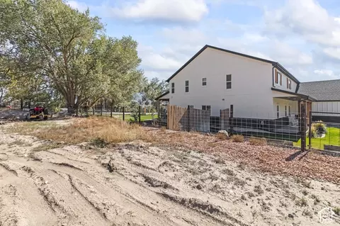 Exterior - 954 N 280 E, Elsinore, UT 84724 photo 6 of 23