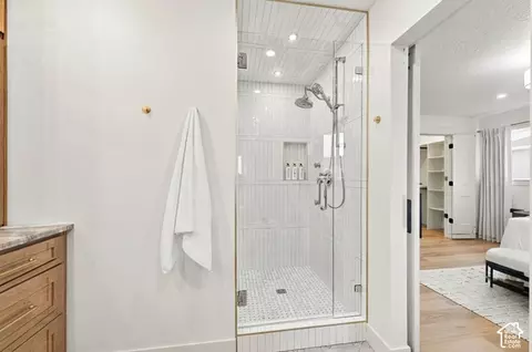 Bath - 3777 S 2300 E, Millcreek, UT 84109 photo 3 of 6