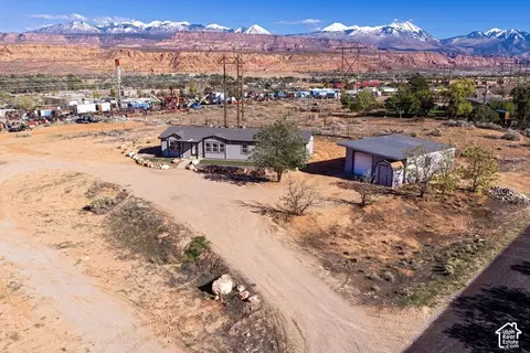 View/Area - 3461 S Roberts Rd, Moab, UT 84532 photo 5 of 8