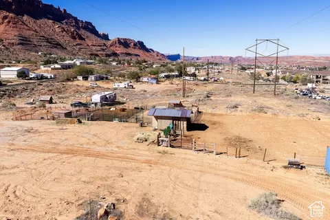 View/Area - 3461 S Roberts Rd, Moab, UT 84532 photo 7 of 8