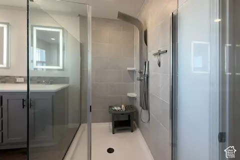 Bath - 3461 S Roberts Rd, Moab, UT 84532 photo 3 of 4