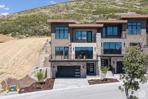 Exterior - 881 E Grizzly Draw Ct #75, Hideout, UT 84036 photo 7 of 9